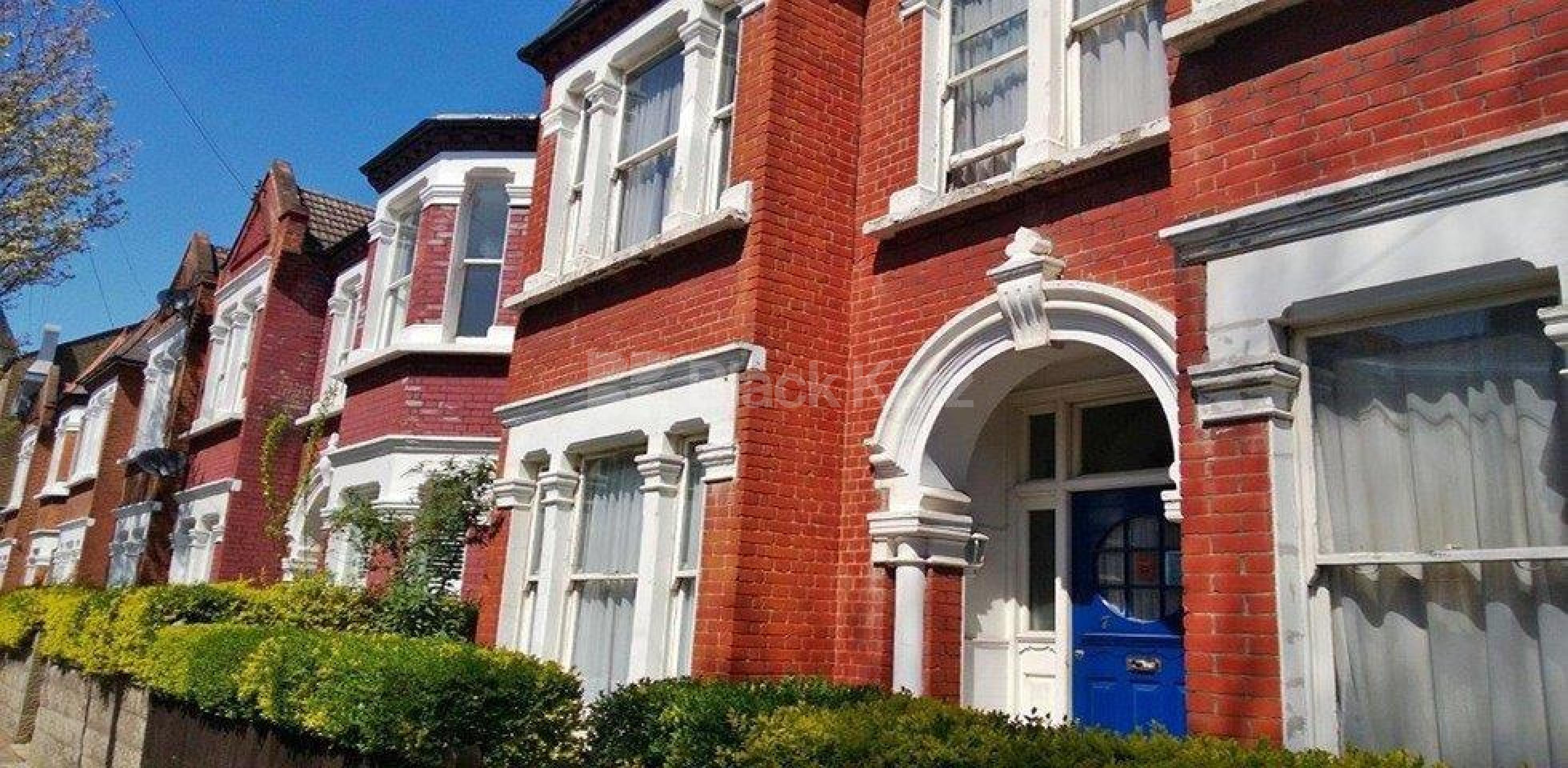 			NEW INSTRUCTION , Studio Apartment, 1 bath, 1 reception Studio			 Englewood Road, Clapham South  SW12